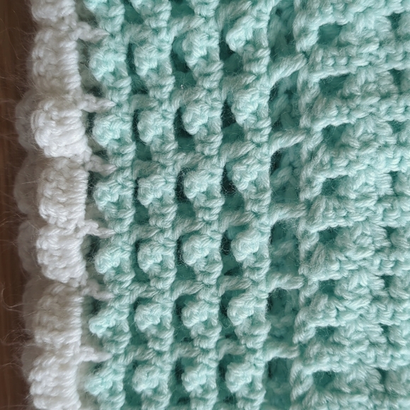 NEW Handmade Crocheted Mint Green Baby Blanket Green White - Picture 10 of 10